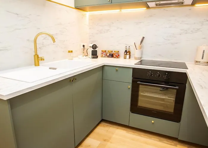 Vue Proche Et Gare מנטון