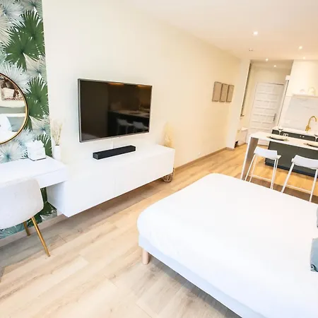 Studio Menton Vue Mer Proche Plage Et Gare