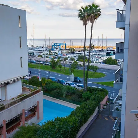 Апартаменти Studio Menton Vue Mer Proche Plage Et Gare *
